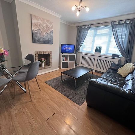 Croydon Apartment With Parking London Ngoại thất bức ảnh