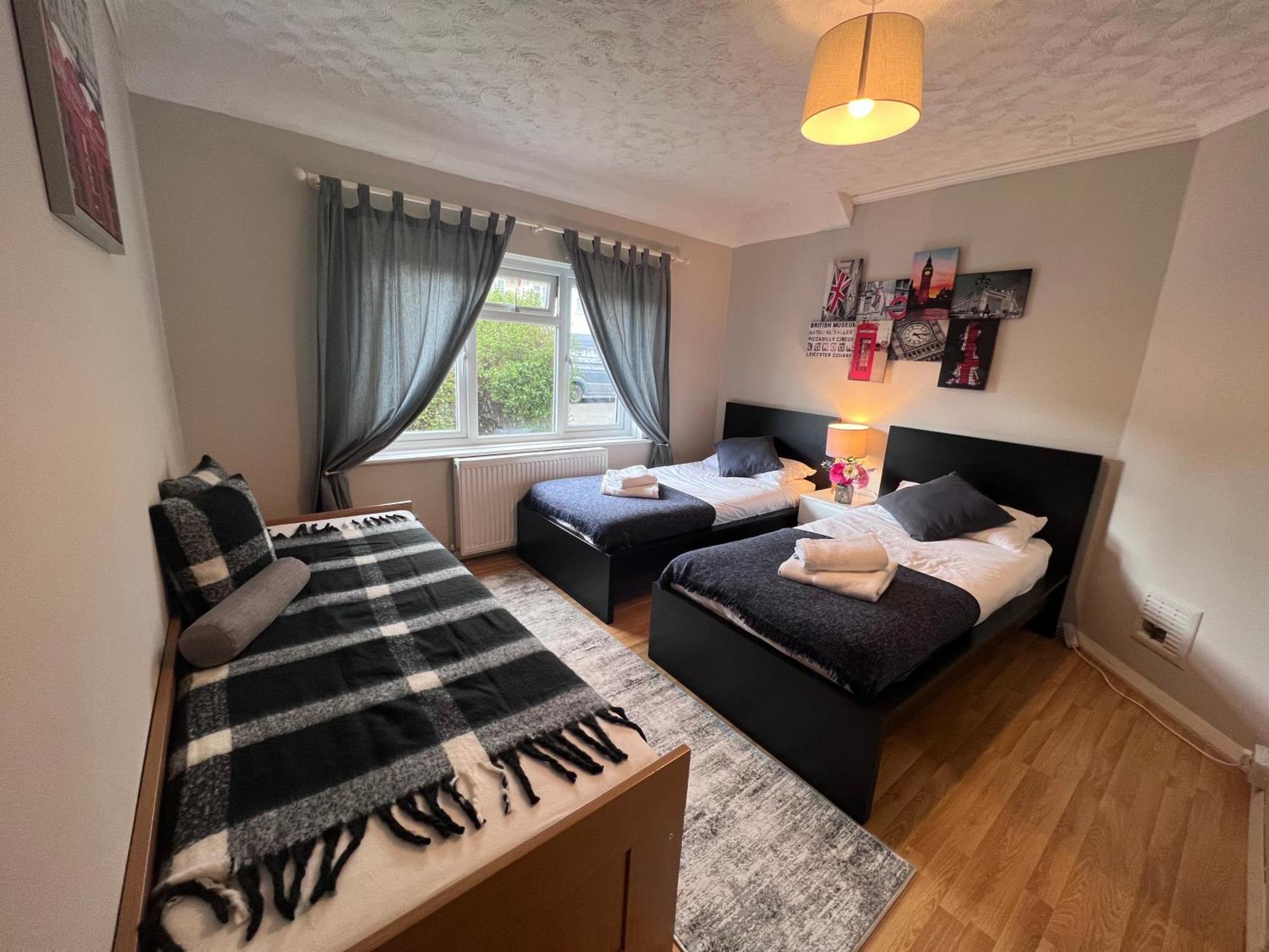 Croydon Apartment With Parking London Ngoại thất bức ảnh