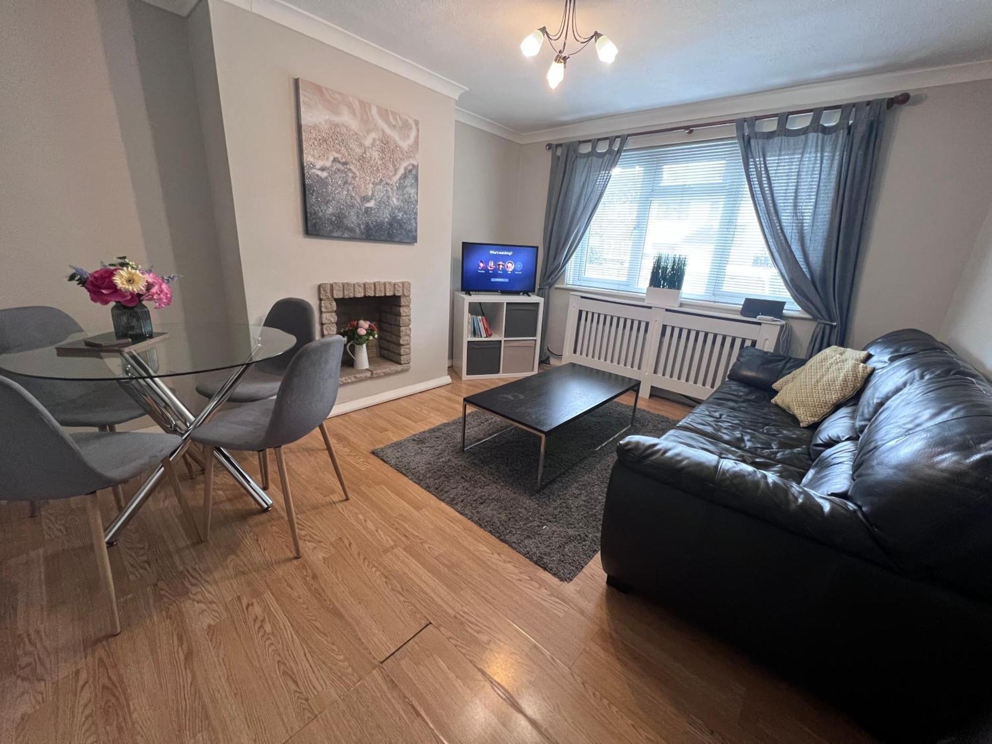 Croydon Apartment With Parking London Ngoại thất bức ảnh