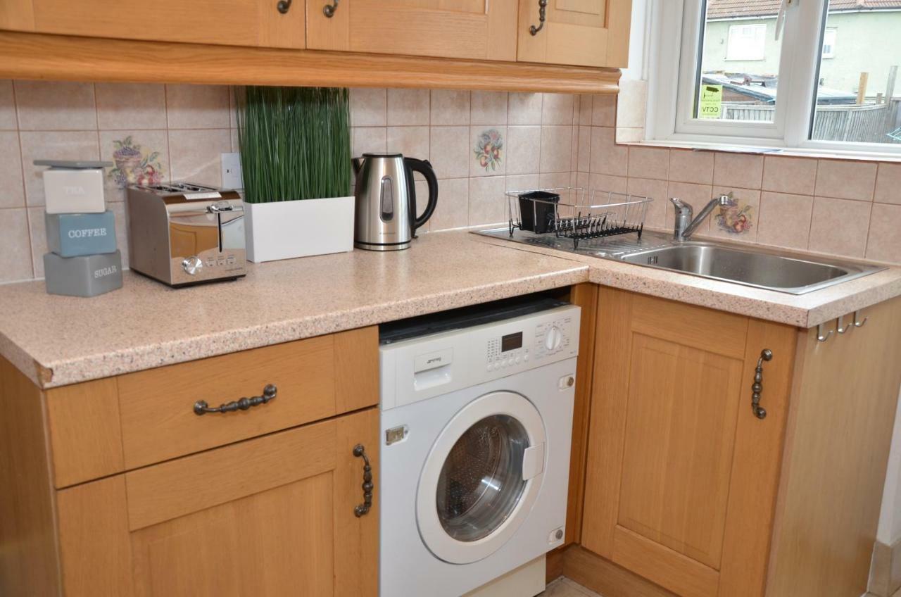 Croydon Apartment With Parking London Ngoại thất bức ảnh